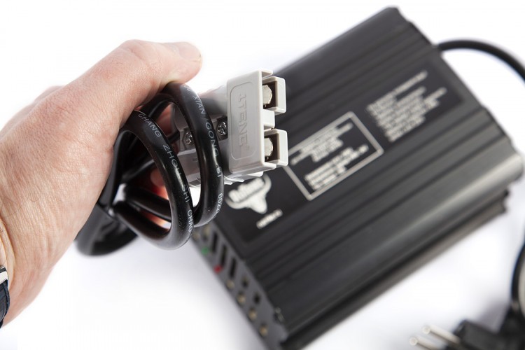 Зарядное устройство RuTrike для аккумуляторов 24V50A/H (10A) в Улан-Удэ