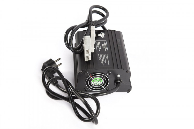 Зарядное устройство RuTrike для аккумуляторов 24V50A/H (10A) в Улан-Удэ